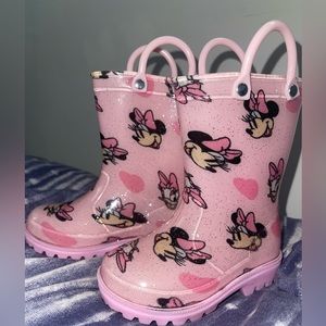 Minnie Mouse rain boots